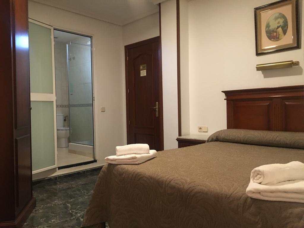 Hostal Conchita Legazpi Madrid Kültér fotó