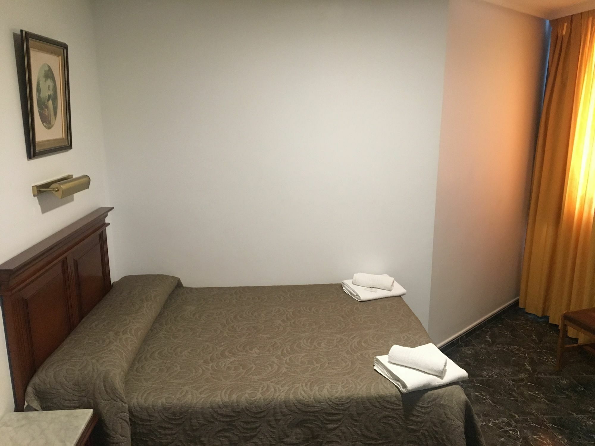 Hostal Conchita Legazpi Madrid Kültér fotó